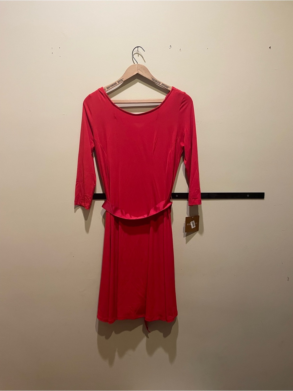 ELLEN TRACY Red Jersey Rich & Famous Dress Size Small